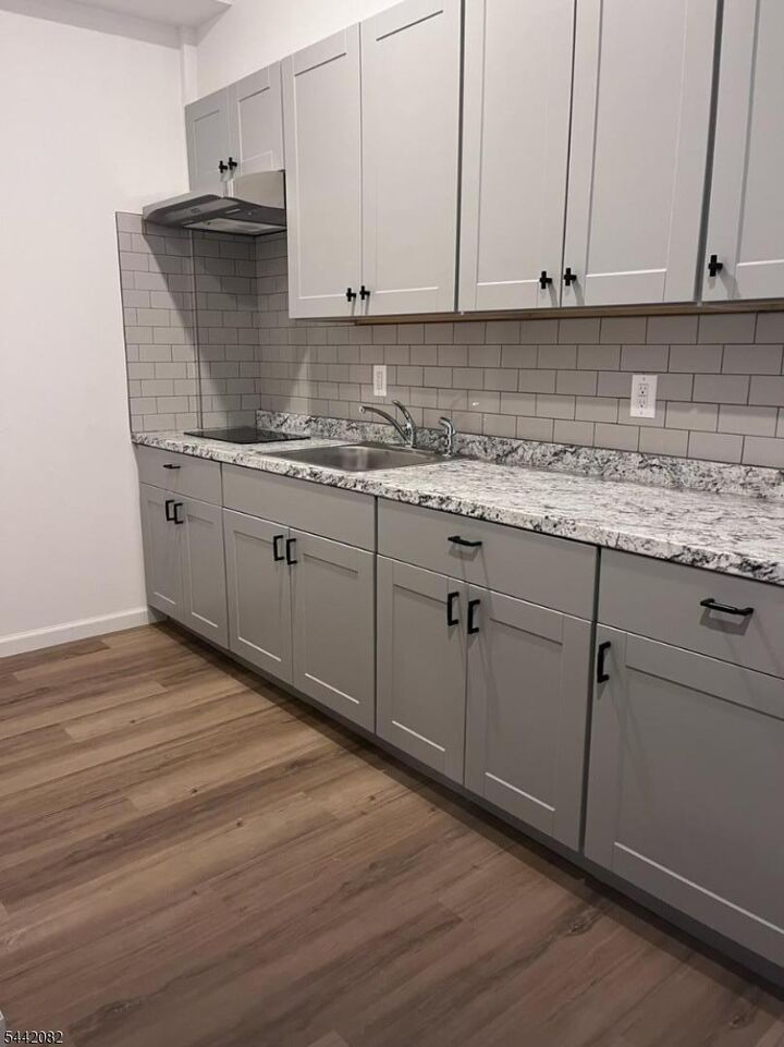 Property Photo: 208 Broad St 2 NJ 07201