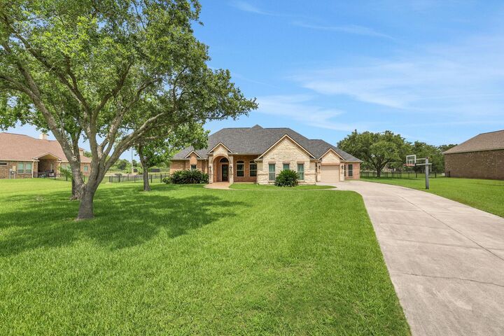 Property Photo: 226 Houston Point Drive TX 77523