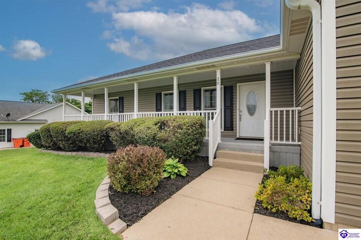 Property Photo:  16 Sarah Court  KY 40162 