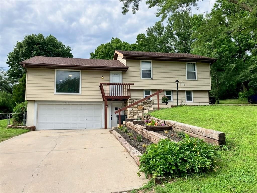 Property Photo:  8136 Berger Avenue  KS 66111 