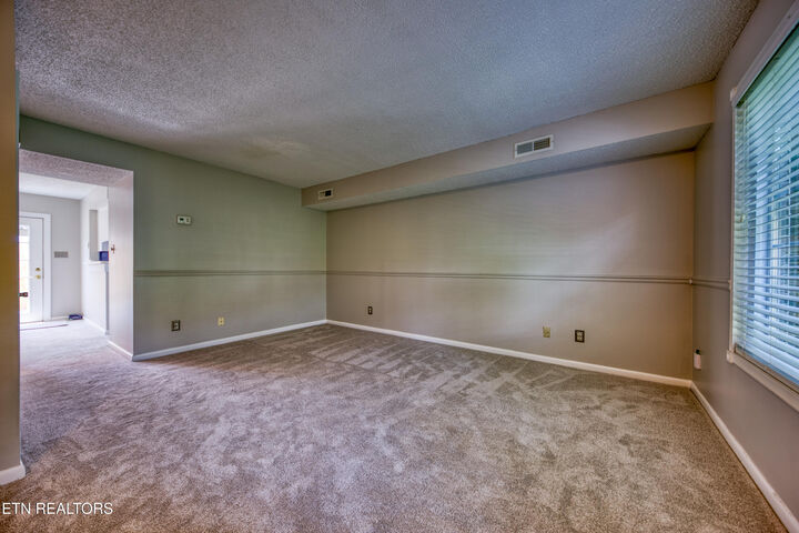 Property Photo: 7914 Gleason Dr 1025 TN 37919