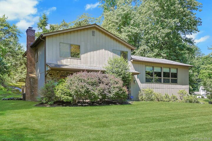 Property Photo: 7 Sassi Drive NY 10520