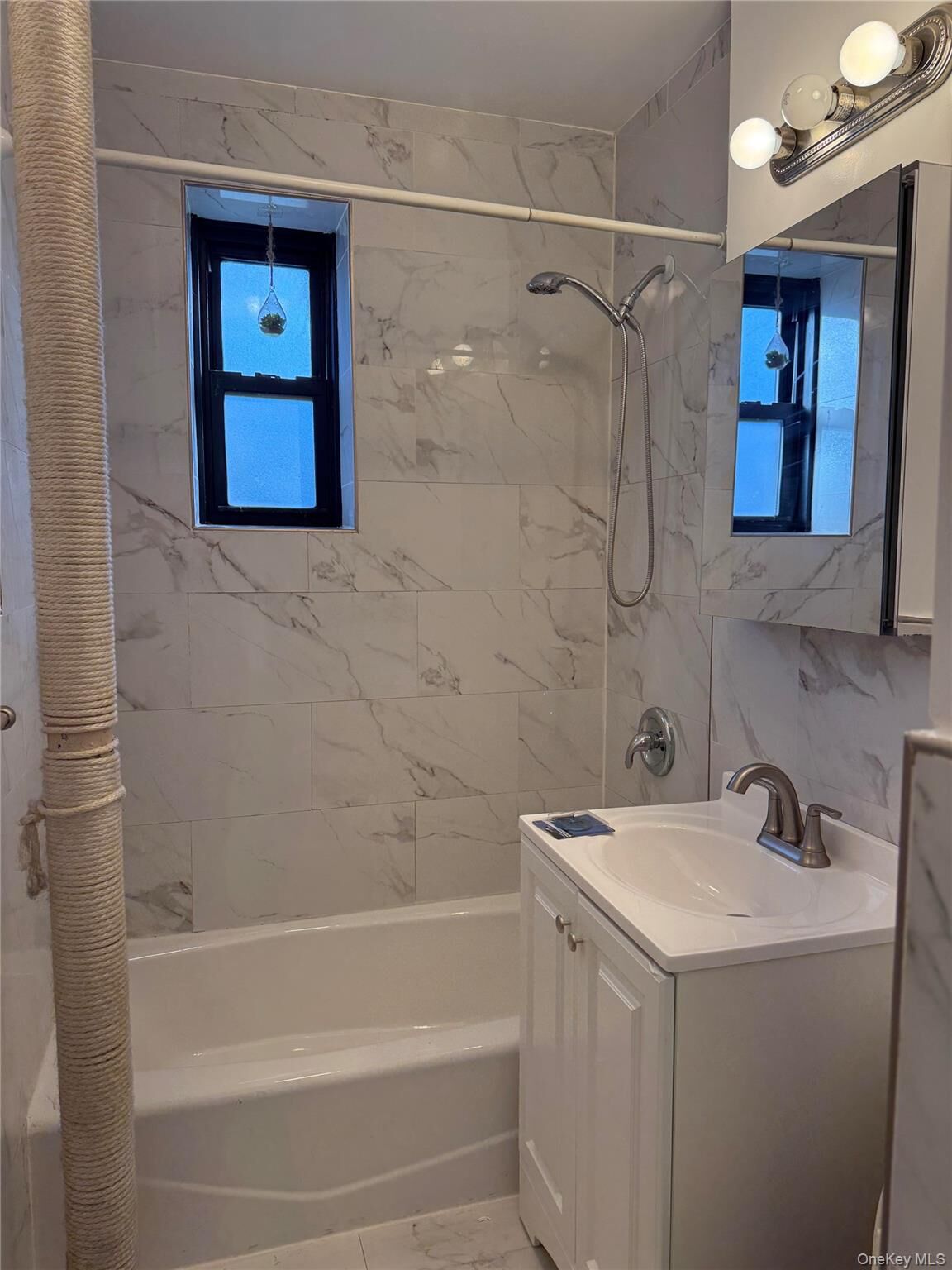 Property Photo:  110 Stonelea Place 1B  NY 10801 