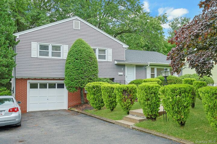 Property Photo:  7 Stewart Place  NY 10977 
