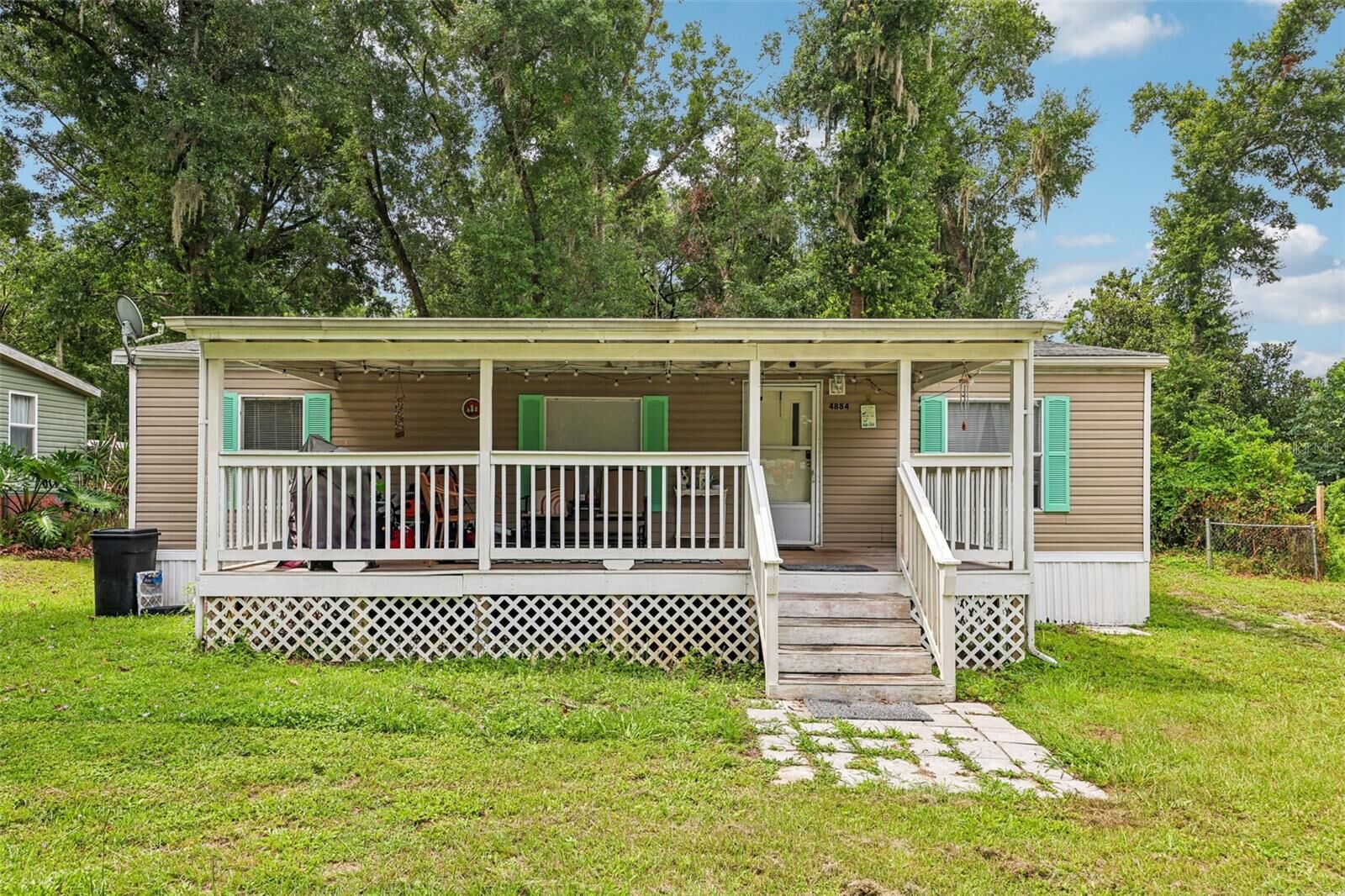 Property Photo: 4884 SE 146th Lane FL 34491