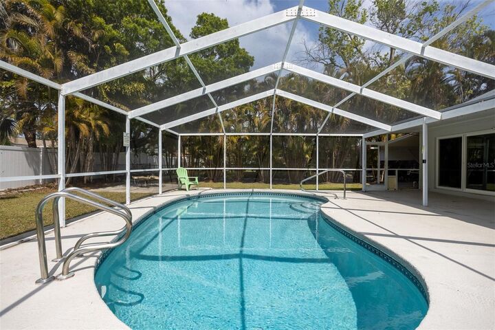 Property Photo:  711 Bayshore Drive  FL 34689 