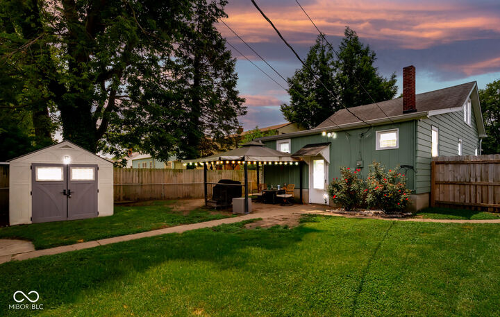 Property Photo:  220 Lee Boulevard  IN 47274 
