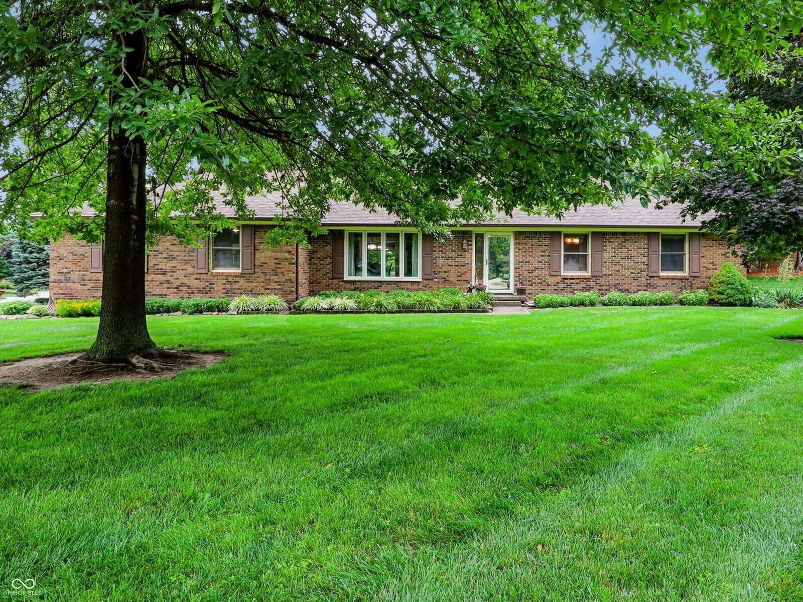 Property Photo: 487 Moccosin Road IN 46142