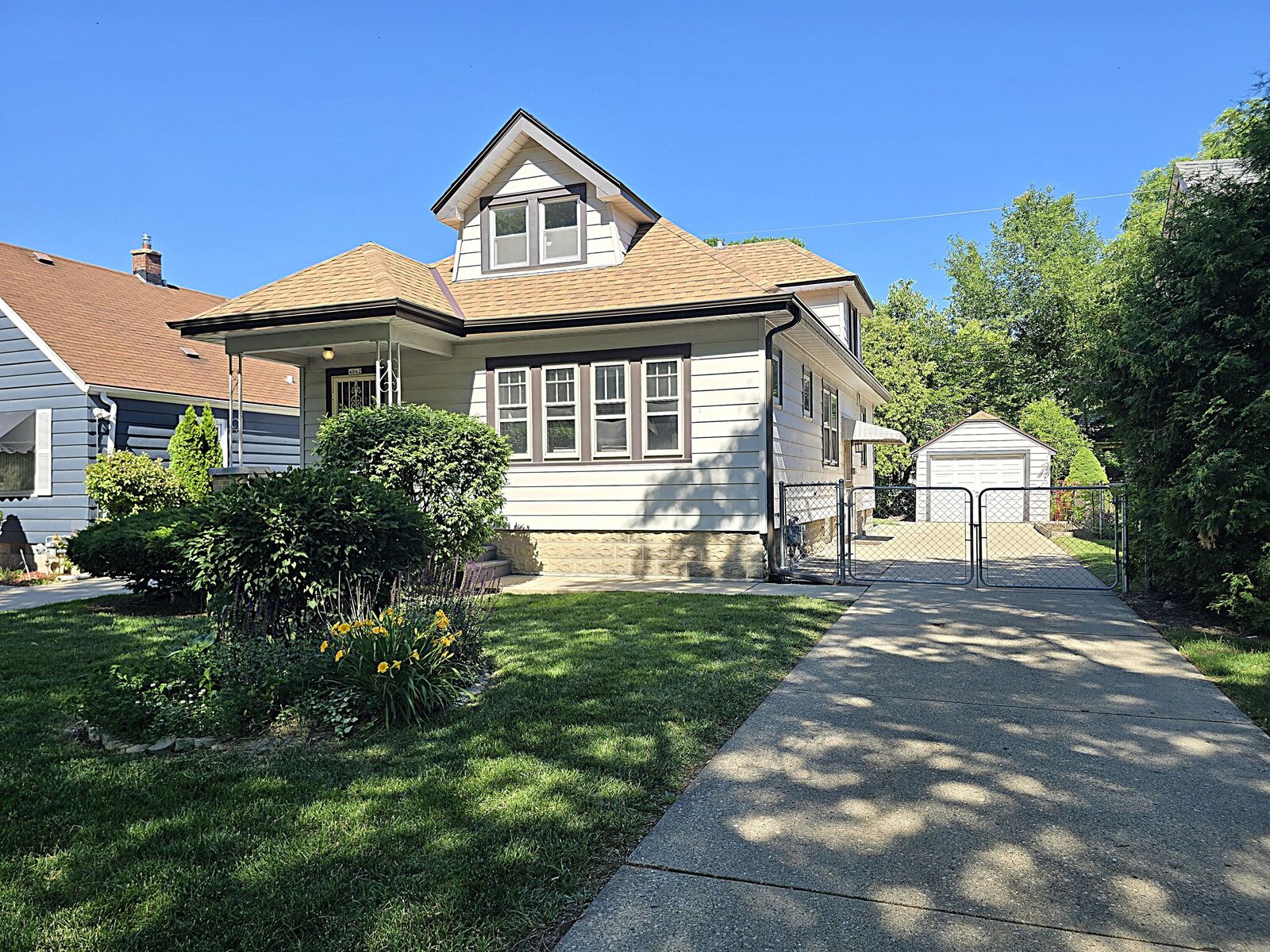 Property Photo:  4062 N 40th St  WI 53216 