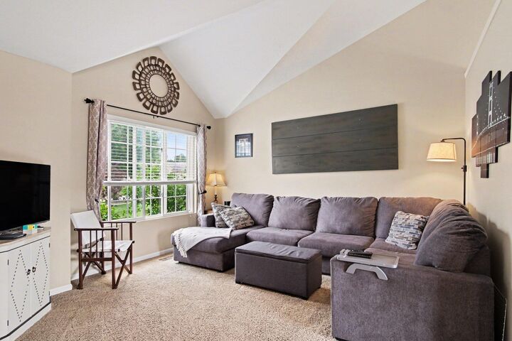 Property Photo: 3014 Stonewood Street NW MI 49504