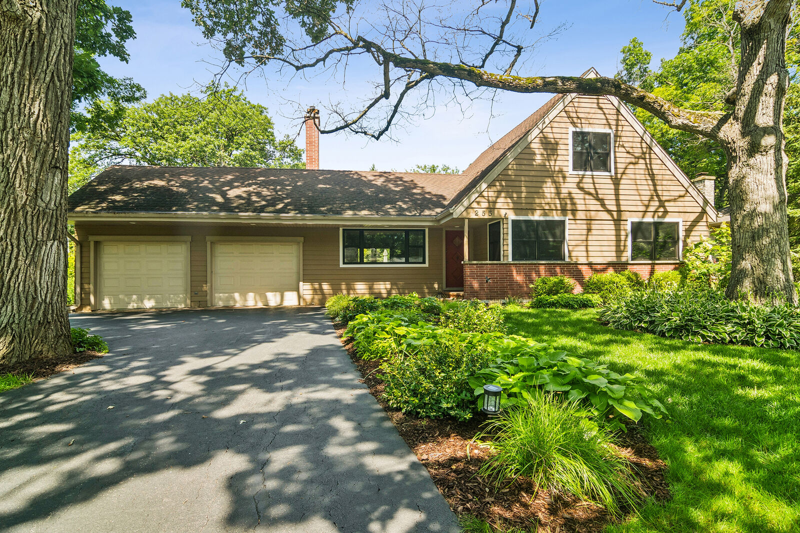 Property Photo:  255 West Lane  IL 60047 