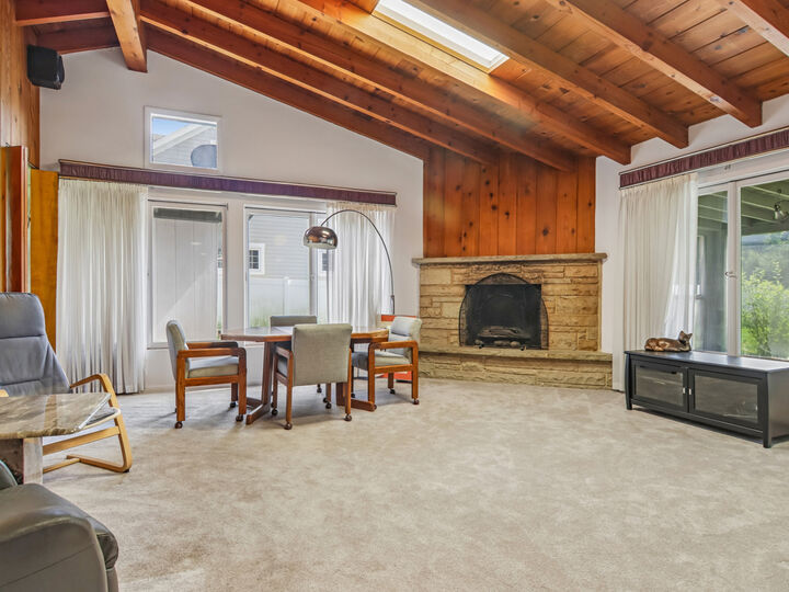 Property Photo:  1N570 Forest Avenue  IL 60137 
