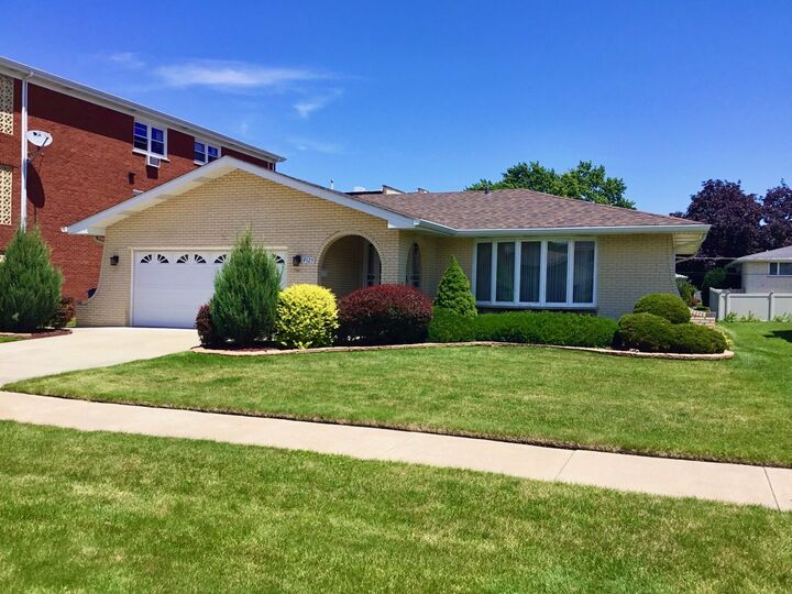 Property Photo:  9525 S Kolin Avenue  IL 60453 