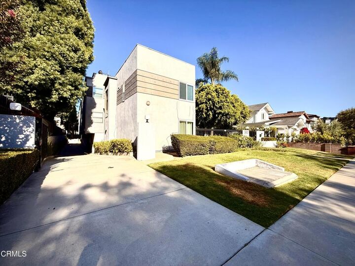 Property Photo:  360 S Los Robles Avenue 9  CA 91101 