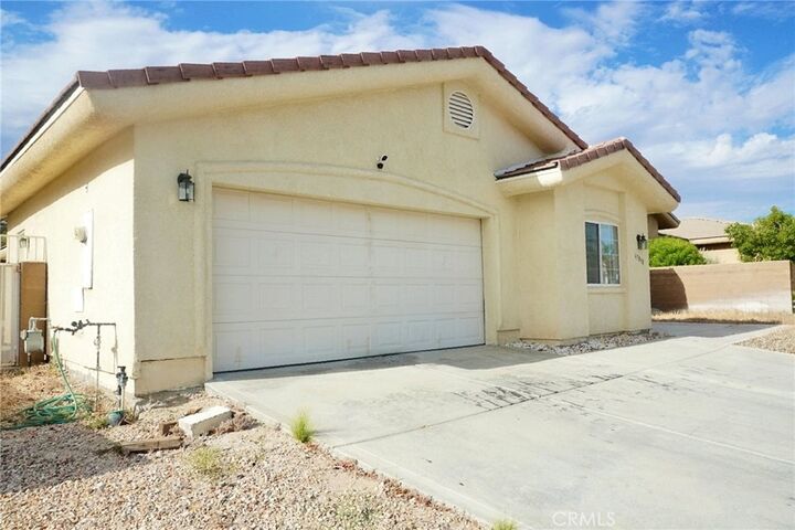Property Photo:  67898 Alexandria Court  CA 92240 