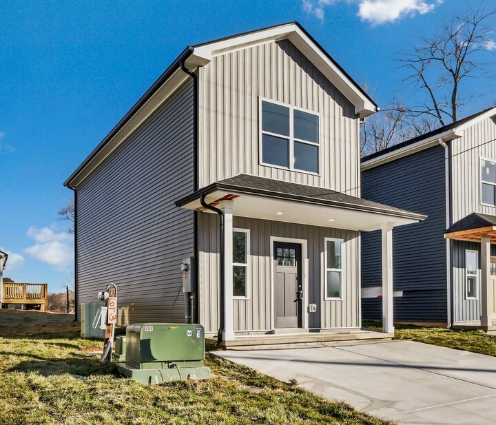 Property Photo: 209 Robert St TN 37040