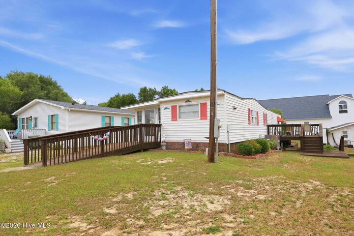 Property Photo:  117 W Seaview Drive  NC 28594 