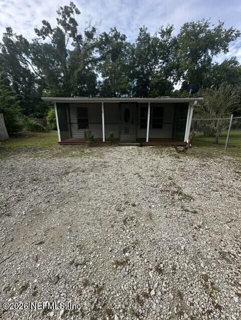 Property Photo: 115 E Hicks Street FL 32177