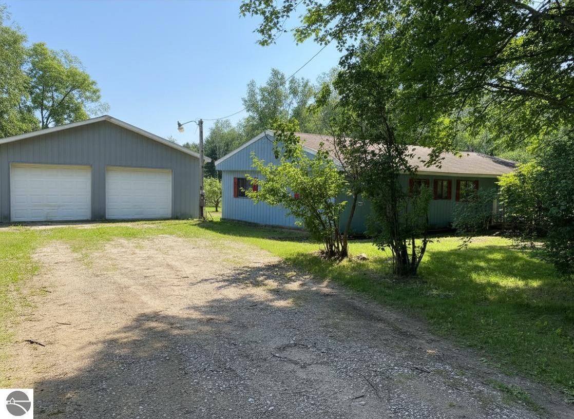 Property Photo:  5131 W Washington Road  MI 48632 
