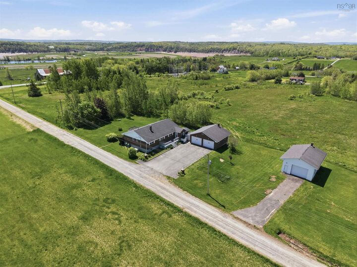 Property Photo:  21 Hillcrest Lane  NS B0N 2A0 