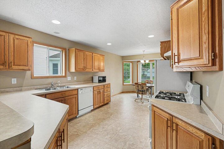 Property Photo:  1654 Cohansey Street  MN 55117 