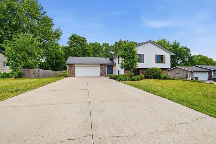 Property Photo:  4027 Elmwood Drive  MN 55375 