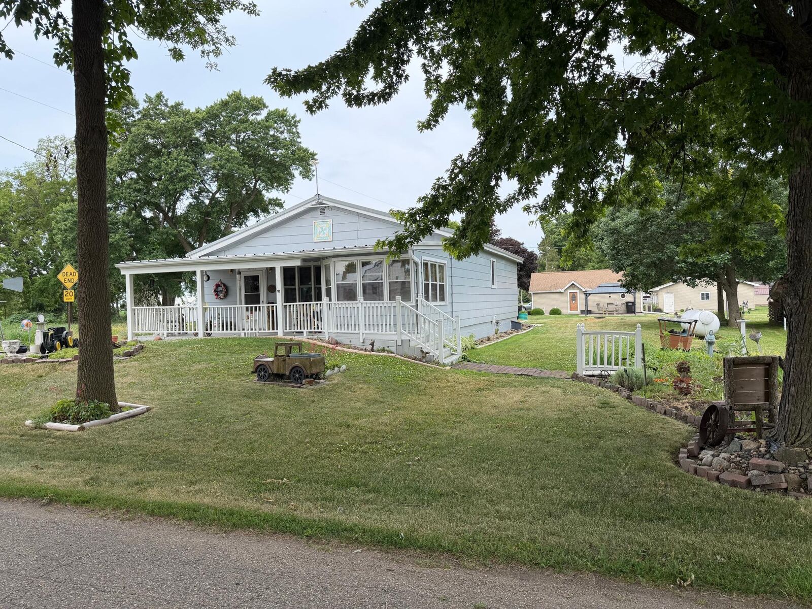 Property Photo:  10923 Main Street  MN 56036 