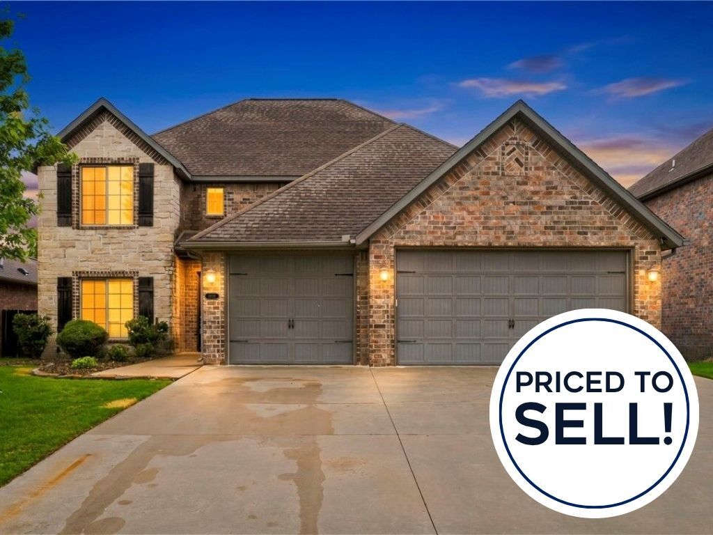 Property Photo:  1808 SW Hayfield Avenue  AR 72713 