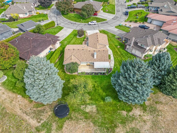 Property Photo: 449 Nueva Wynd BC V2H 1S1