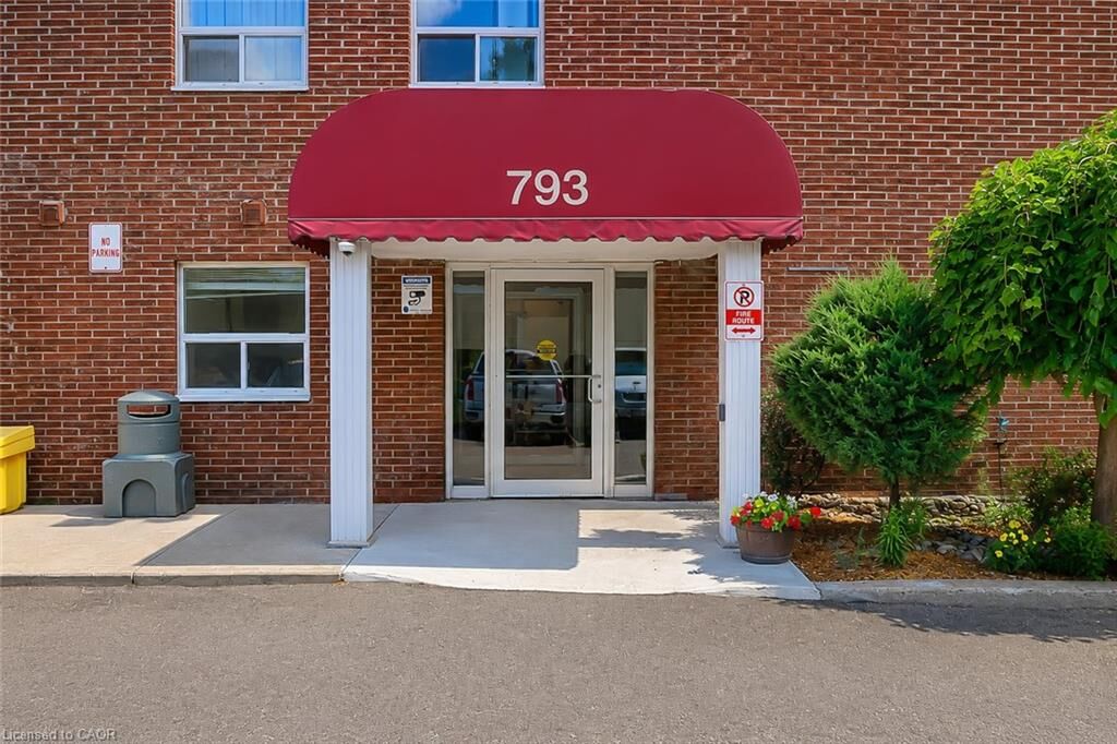 Property Photo:  793 Colborne Street 212  ON N3S 7J3 