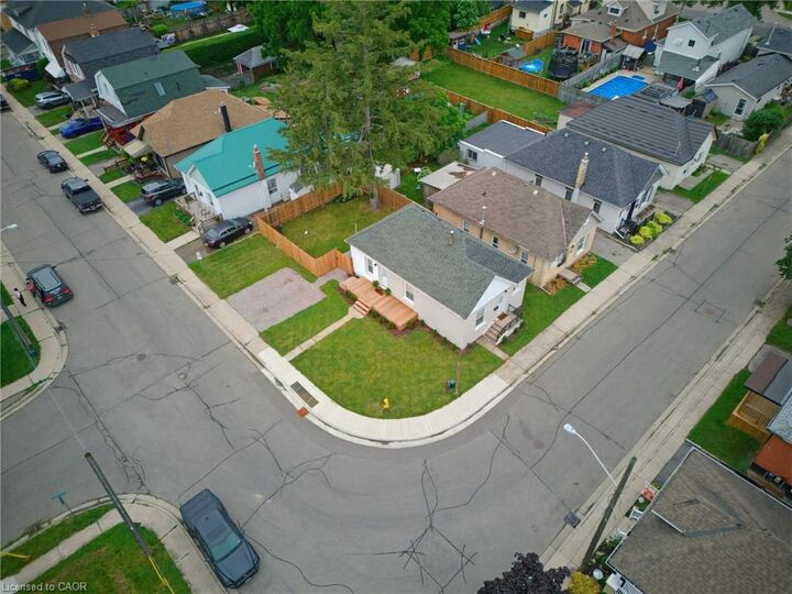 Property Photo:  15 Gordon Street  ON N3S 2M7 