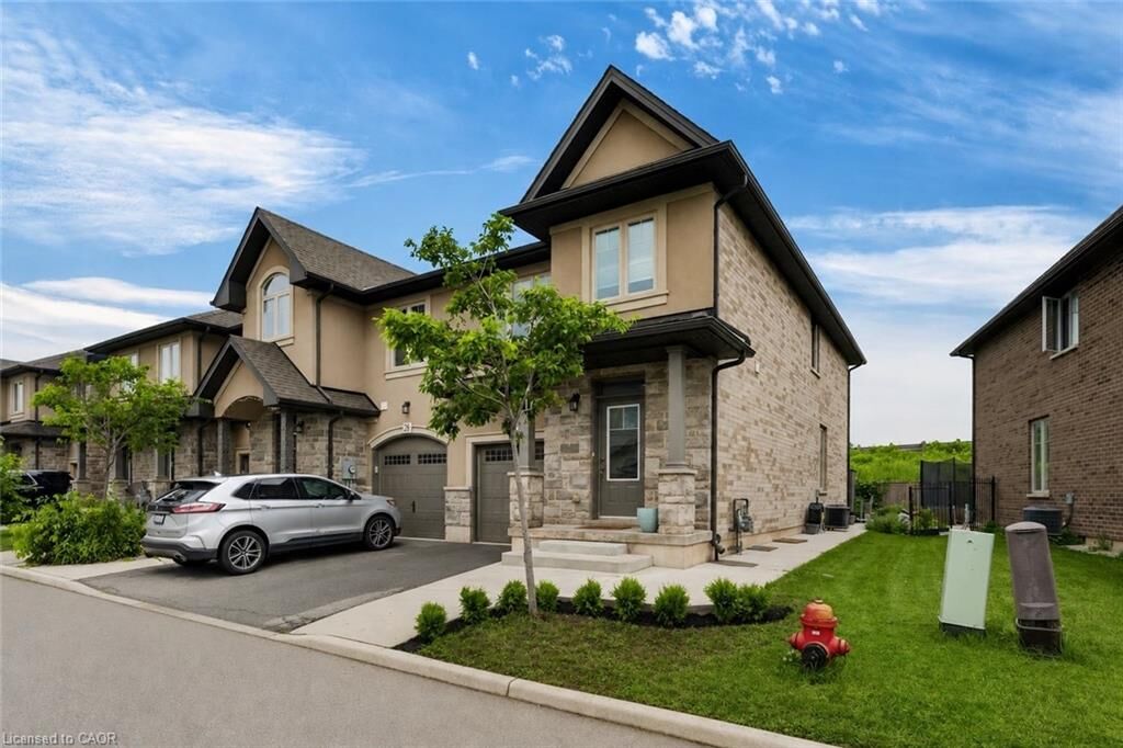 Property Photo:  98 Shoreview Place 27  ON L8E 0J4 