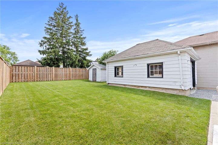 Property Photo:  47 Sullivan Avenue  ON L2V 2Y7 