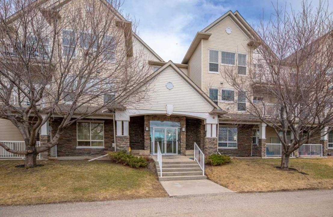 Property Photo:  1000 Applevillage Court SE 101  AB T2A 7Z4 