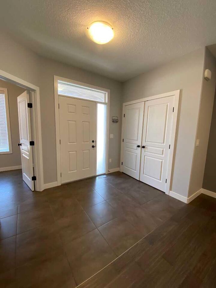 Property Photo:  10308 148 Avenue B  AB T8X 0S1 