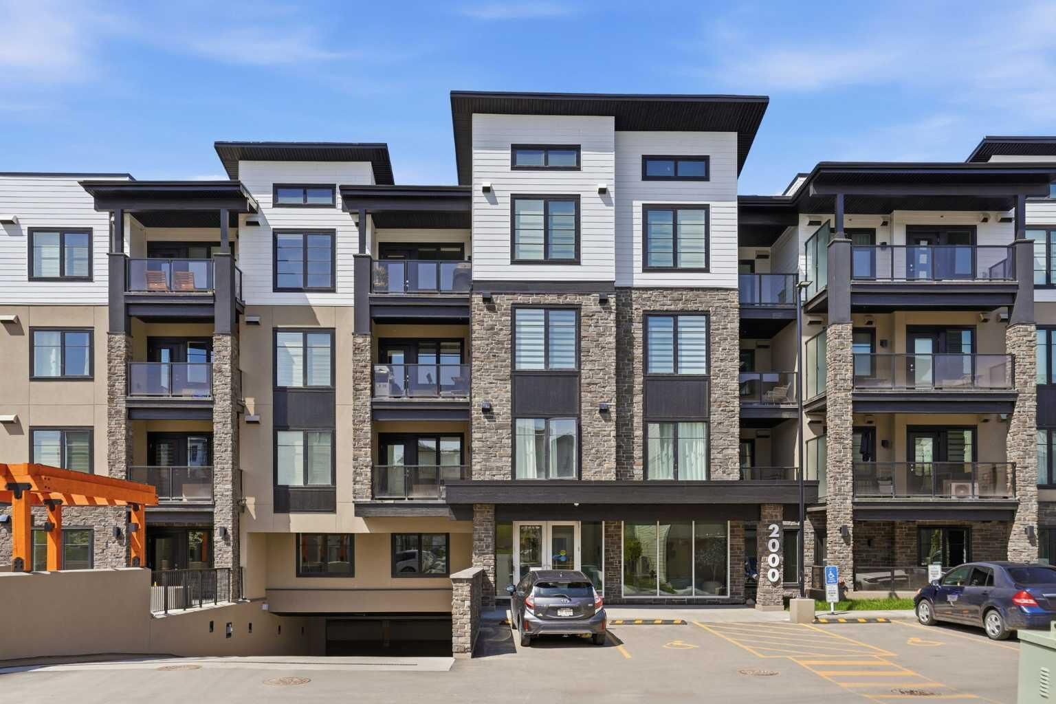 Property Photo: 2117 81 Street SW 2405 AB T3H 6H5