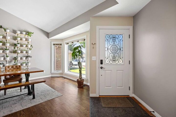 Property Photo:  17 Sunset Crescent  AB T1S 1M6 