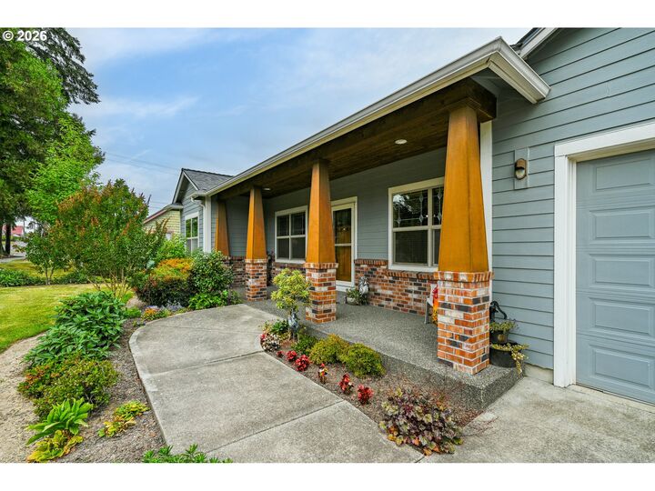 Property Photo: 537 E Monroe St OR 97111