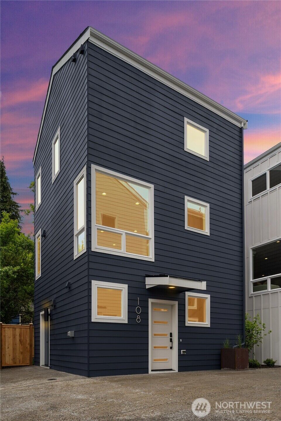 Property Photo:  108  29th Avenue E  WA 98112 