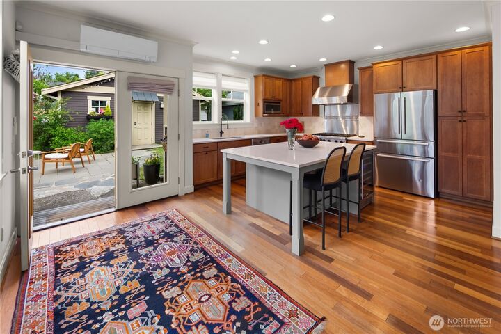 Property Photo:  925  Martin Luther King Jr Way  WA 98122 