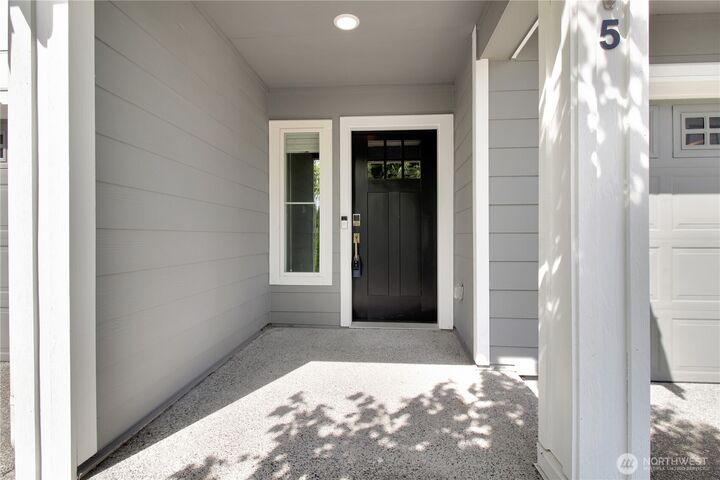 Property Photo:  2014  101st Avenue SE 5  WA 98258 