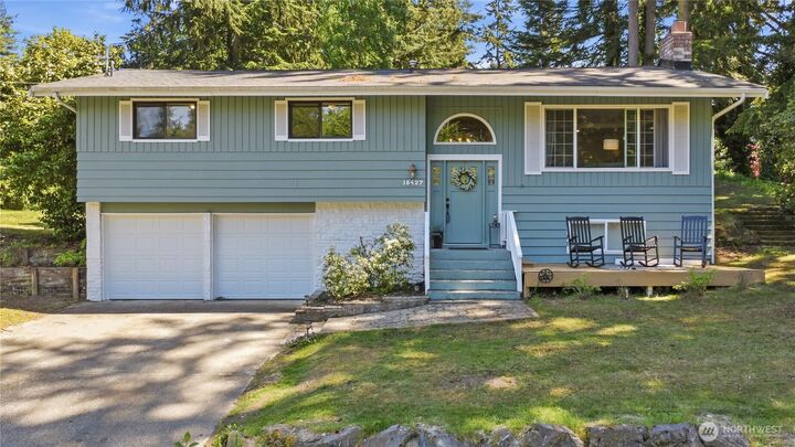 Property Photo:  18427  Homeview Drive  WA 98026 