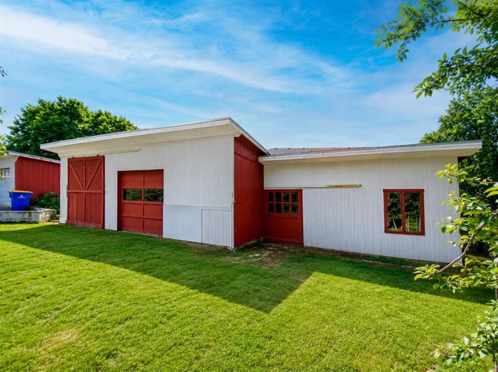 Property Photo:  555 Lost Woods Avenue B  KY 42101 