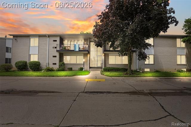 Property Photo:  8577 Kennedy Circle M7  MI 48093 