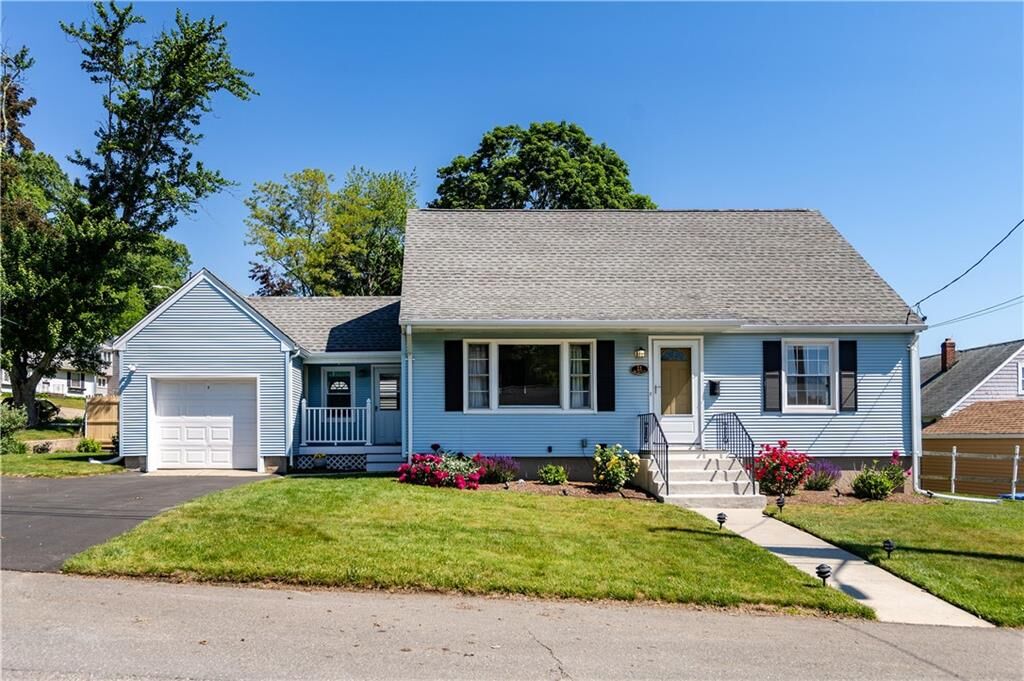 Property Photo:  11 Bellevue Drive  RI 02920 