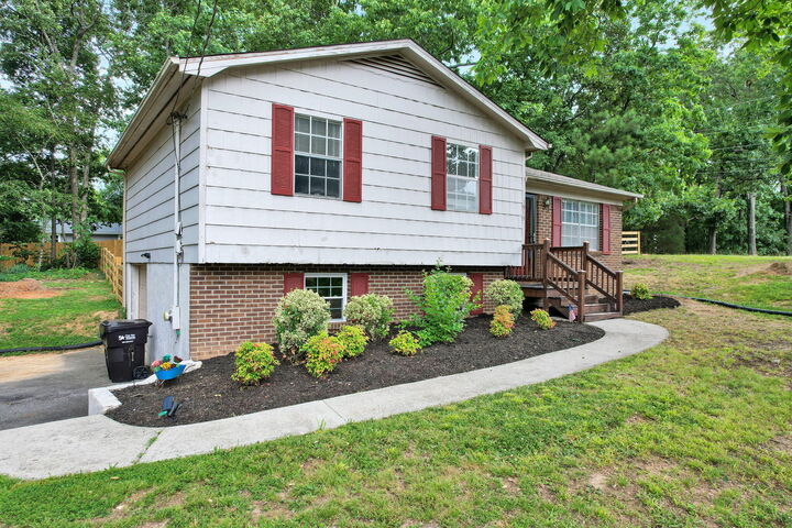 Property Photo: 1919 Rolling Brook Drive NE TN 37323