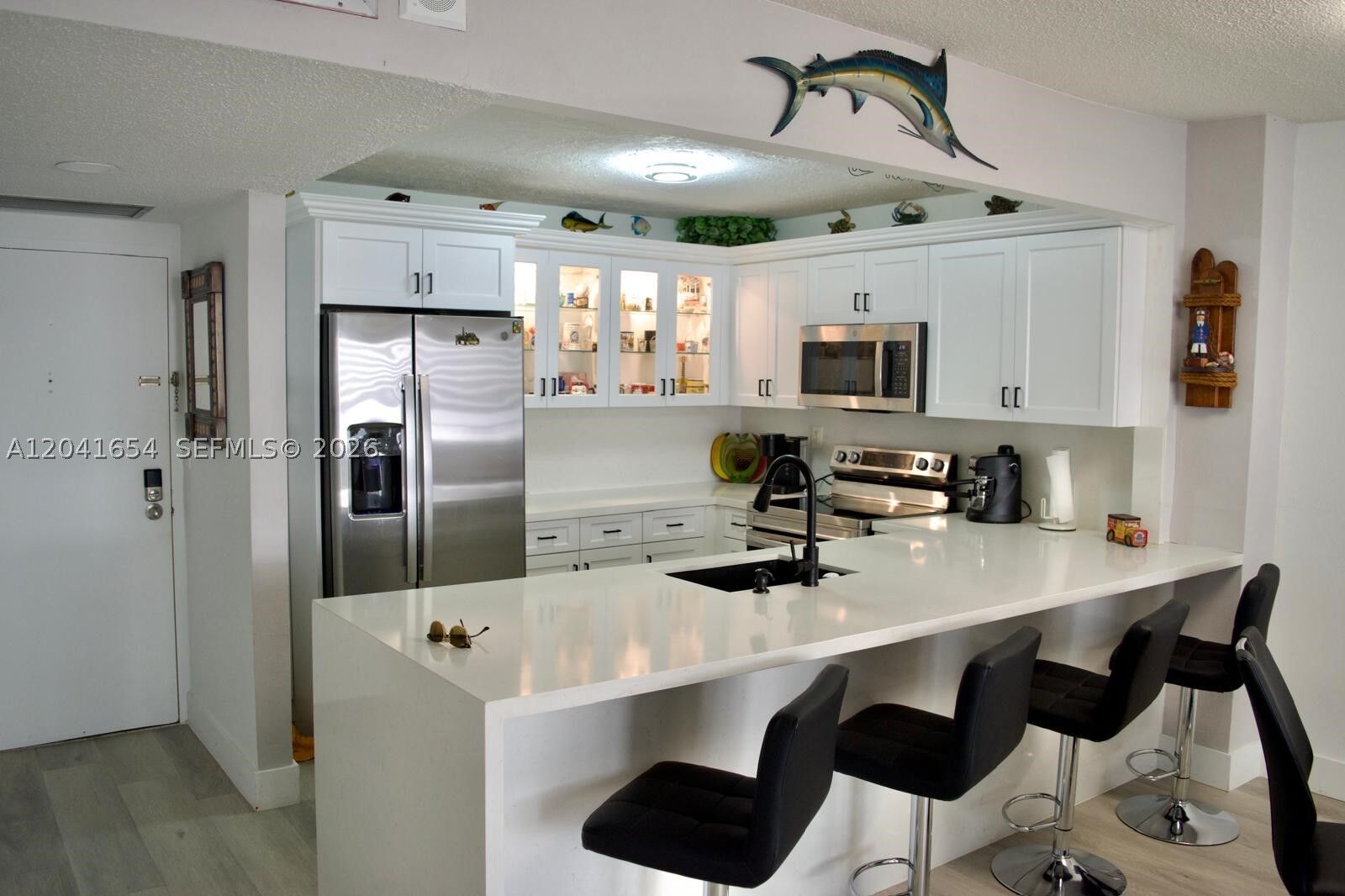 Property Photo:  3725 S Ocean Dr 423  FL 33019 