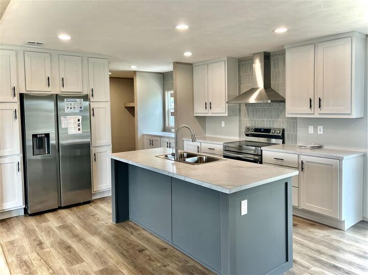 Property Photo:  276 Vickie Lane  LA 70611 
