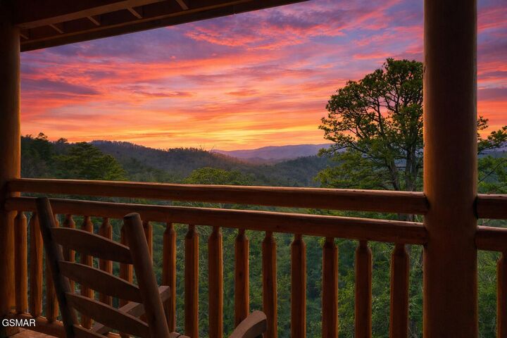 Property Photo: 3704 Tilda Hilltop Way TN 37862