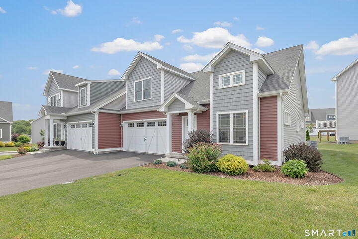 Property Photo:  47 Lombard Circle 47  CT 06473 